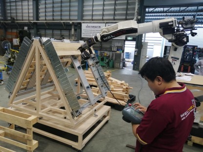 เครื่องยิงไม้พาเลท - บริษัทผลิตหุ่นยนต์ โรบอท แขนกลในไทย - วัฒนา แมชชีนเทค