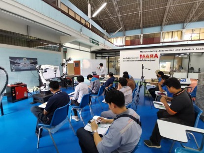 เรียนควบคุมหุ่นยนต์ด้วยโปรแกรม​ LNC.และ​ CRP - บริษัทผลิตหุ่นยนต์ โรบอท แขนกลในไทย - วัฒนา แมชชีนเทค
