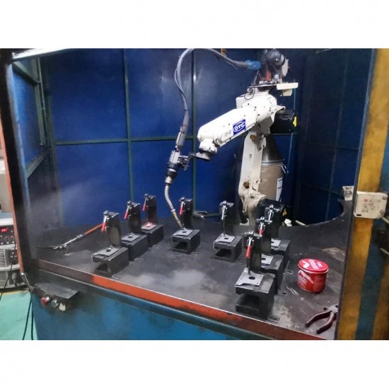 หุ่นยนต์เชื่อม ชลบุรี - บริษัทผลิตหุ่นยนต์ โรบอท แขนกลในไทย - วัฒนา แมชชีนเทค